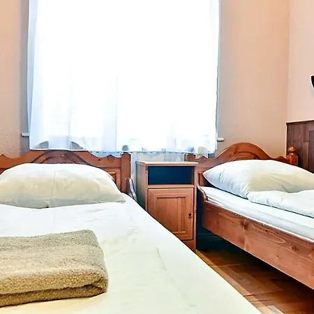 בית הארחה Corvin Point And 3*