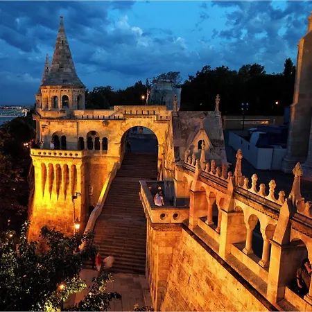 Corvin Point And Vendégház 3*