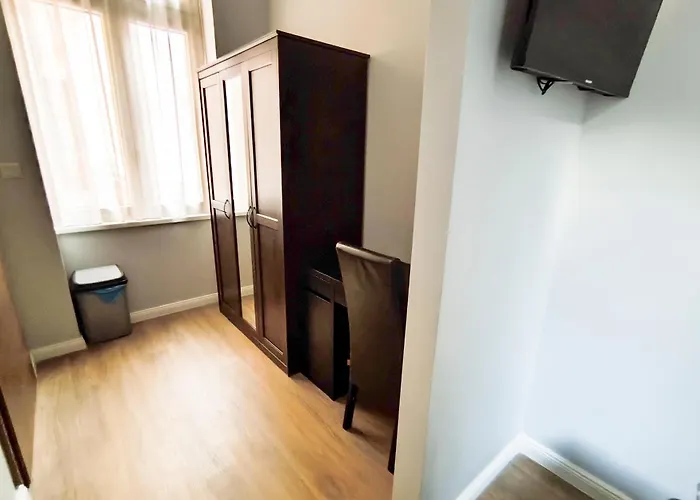 Corvin Point And Gæstehus