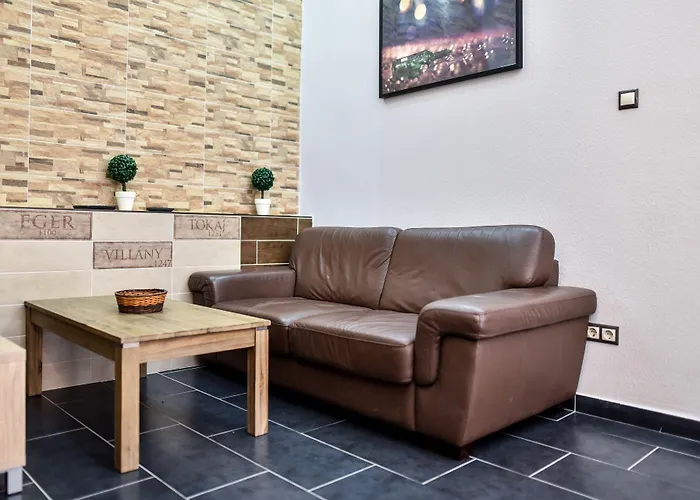 Gæstehus Corvin Point And Budapest