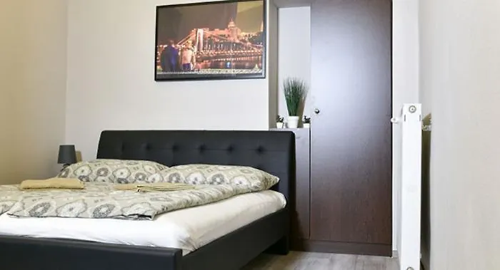 Gæstehus Corvin Point And 3*