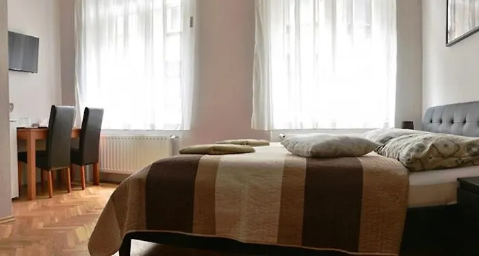 Gæstehus Corvin Point And 3*