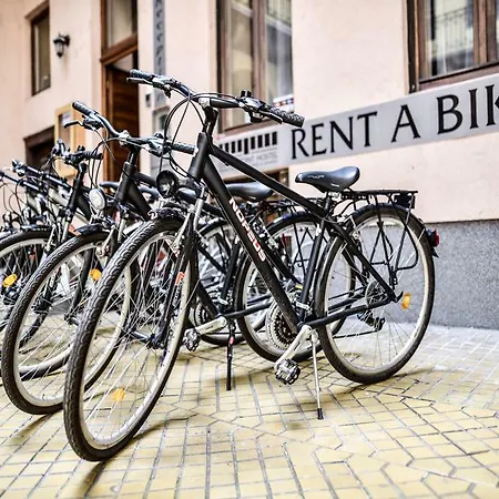 Corvin Point And Casa de hóspedes 3*